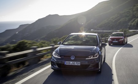 2019 Volkswagen Golf GTI TCR Front Wallpapers 450x275 (32)
