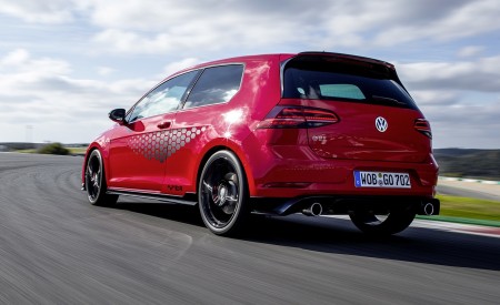 2019 Volkswagen Golf GTI TCR Rear Three-Quarter Wallpapers 450x275 (67)