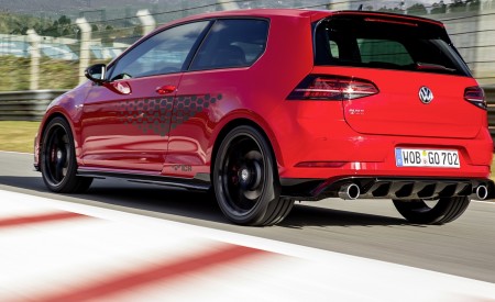 2019 Volkswagen Golf GTI TCR Rear Three-Quarter Wallpapers 450x275 (62)