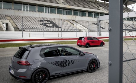 2019 Volkswagen Golf GTI TCR Side Wallpapers 450x275 (7)