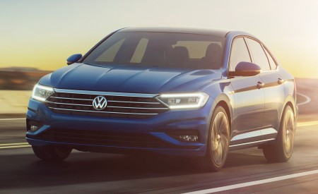 2019 Volkswagen Jetta Front Three-Quarter Wallpapers 450x275 (24)