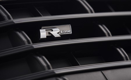 2019 Volkswagen Jetta R-Line Grill Wallpapers 450x275 (18)