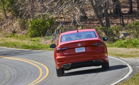 2019 Volkswagen Jetta R-Line Rear Wallpapers 450x275 (10)