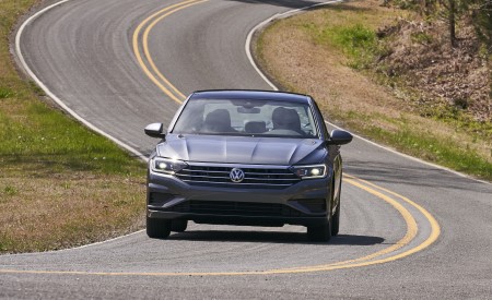 2019 Volkswagen Jetta SEL Front Wallpapers 450x275 (52)