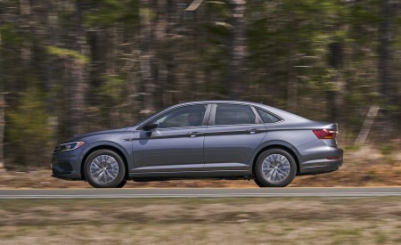 2019 Volkswagen Jetta SEL Side Wallpapers 450x275 (56)