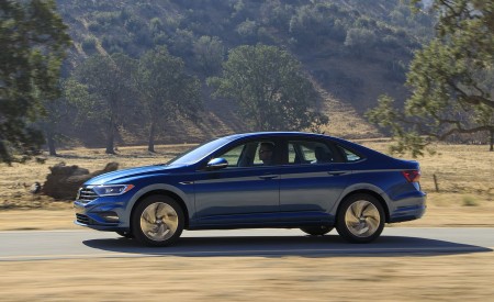 2019 Volkswagen Jetta Side Wallpapers 450x275 (22)