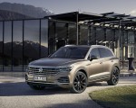 2019 Volkswagen Touareg Atmosphere Front Three-Quarter Wallpapers 150x120