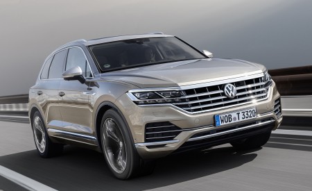 2019 Volkswagen Touareg Atmosphere Front Three-Quarter Wallpapers 450x275 (64)