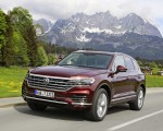 2019 Volkswagen Touareg Atmosphere Front Three-Quarter Wallpapers 150x120