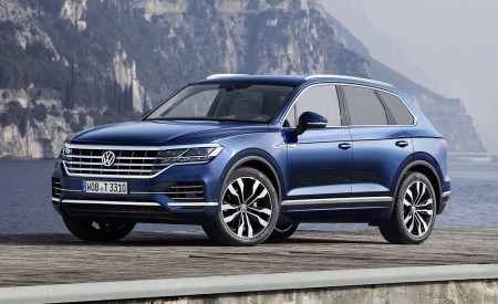 2019 Volkswagen Touareg Elegance Front Three-Quarter Wallpapers 450x275 (43)