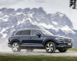 2019 Volkswagen Touareg Elegance Front Three-Quarter Wallpapers 150x120 (31)