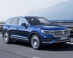 2019 Volkswagen Touareg Elegance Front Three-Quarter Wallpapers 150x120 (38)