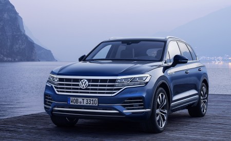 2019 Volkswagen Touareg Elegance Front Three-Quarter Wallpapers 450x275 (45)