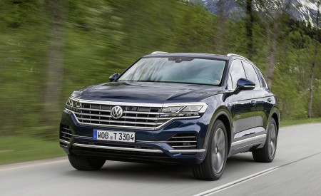 2019 Volkswagen Touareg Elegance Front Wallpapers 450x275 (33)