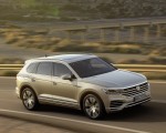 2019 Volkswagen Touareg Front Three-Quarter Wallpapers 150x120 (18)