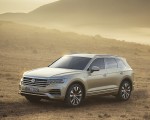 2019 Volkswagen Touareg Front Three-Quarter Wallpapers 150x120 (19)