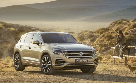 2019 Volkswagen Touareg Front Wallpapers 450x275 (21)