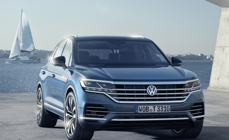 2019 Volkswagen Touareg Front Wallpapers 450x275 (11)