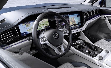 2019 Volkswagen Touareg Interior Detail Wallpapers 450x275 (28)