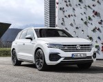2019 Volkswagen Touareg R-Line Front Three-Quarter Wallpapers 150x120