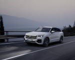 2019 Volkswagen Touareg R-Line Front Three-Quarter Wallpapers 150x120