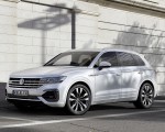 2019 Volkswagen Touareg R-Line Front Three-Quarter Wallpapers 150x120 (3)