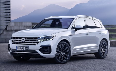 2019 Volkswagen Touareg R-Line Front Three-Quarter Wallpapers 450x275 (85)