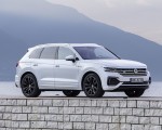 2019 Volkswagen Touareg R-Line Front Three-Quarter Wallpapers 150x120