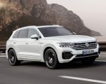 2019 Volkswagen Touareg R-Line Front Three-Quarter Wallpapers 150x120