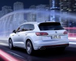 2019 Volkswagen Touareg R-Line Rear Three-Quarter Wallpapers 150x120 (8)