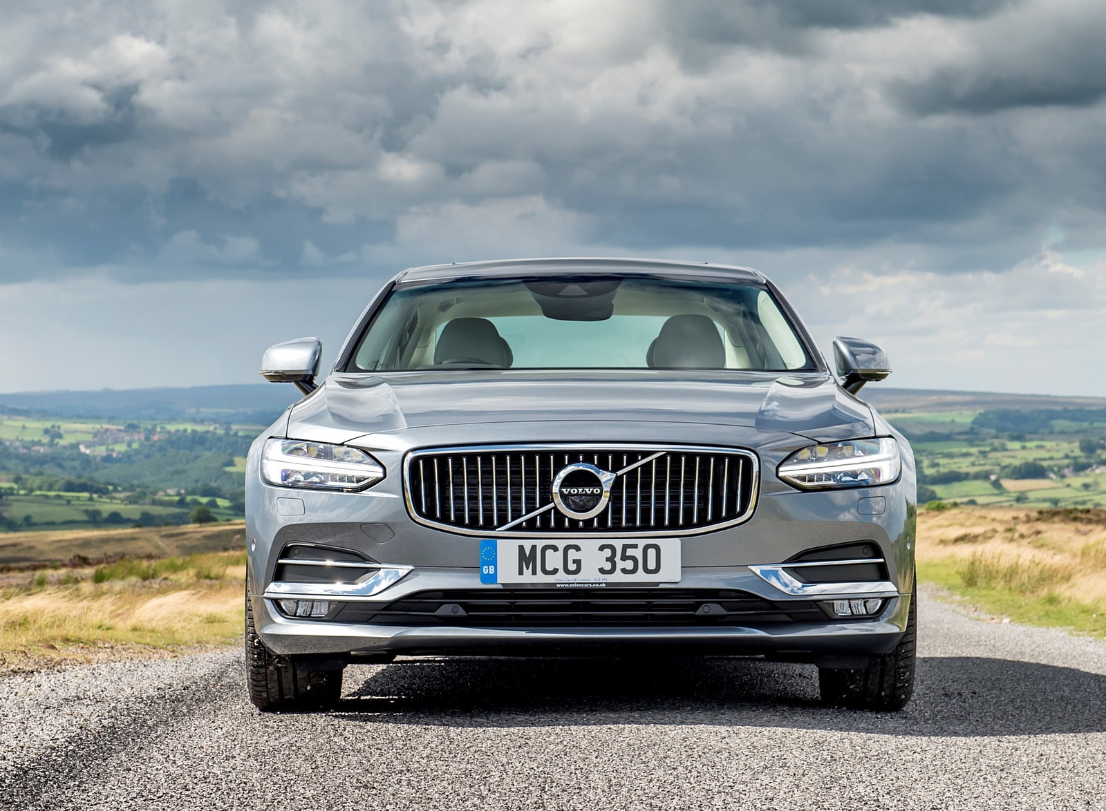 2019 Volvo S90 D4 Front Wallpapers #25 of 37