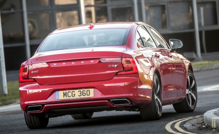2019 Volvo S90 D5 Rear Three-Quarter Wallpapers 450x275 (19)