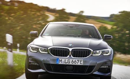 2020 BMW 330e Plug-in Hybrid Front Wallpapers 450x275 (4)