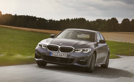 2020 BMW 330e Plug-in Hybrid Front Wallpapers 450x275 (10)