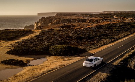 2020 BMW 330e Plug-in Hybrid Top Wallpapers 450x275 (95)