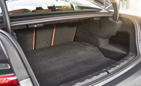 2020 BMW 330e Plug-in Hybrid Trunk Wallpapers 450x275 (71)