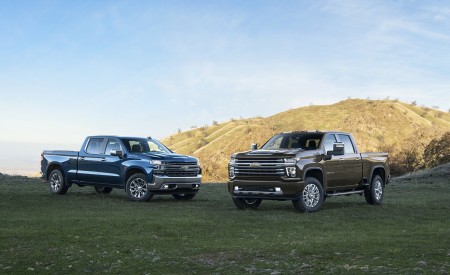 2020 Chevrolet Silverado 2500 HD Front Wallpapers 450x275 (16)