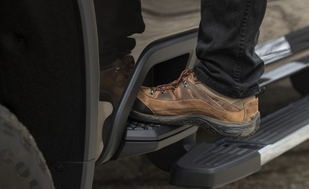 2020 Chevrolet Silverado 2500 HD High Country Detail Wallpapers 450x275 (22)