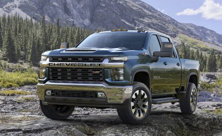 2020 Chevrolet Silverado 2500 HD LT Front Wallpapers 450x275 (12)