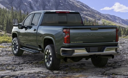 2020 Chevrolet Silverado 2500 HD LT Rear Three-Quarter Wallpapers 450x275 (13)