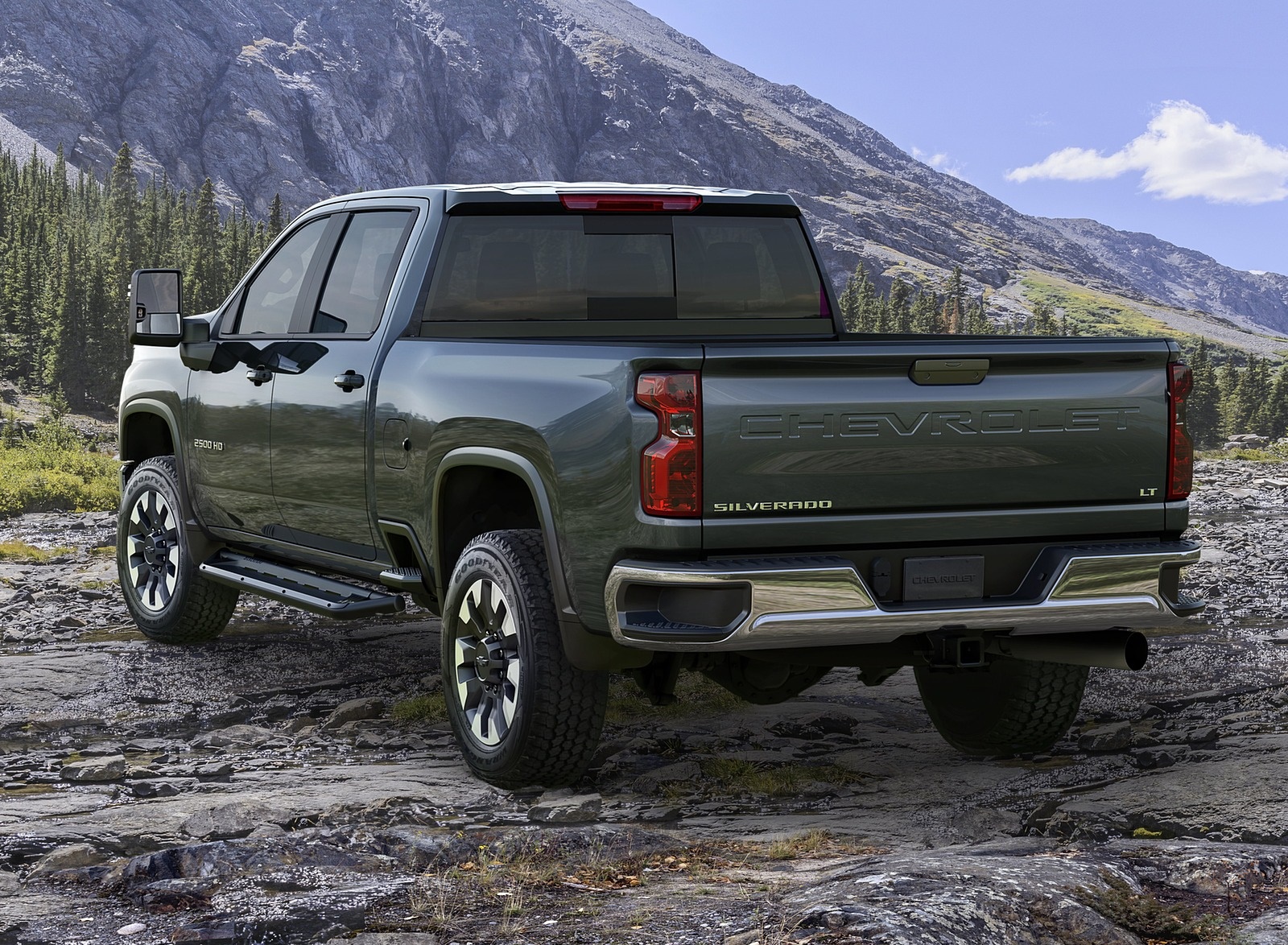 2020 Chevrolet Silverado 2500 HD LT Rear Three-Quarter Wallpapers (13)