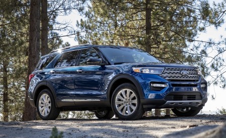 2020 Ford Explorer Front Three-Quarter Wallpapers 450x275 (3)
