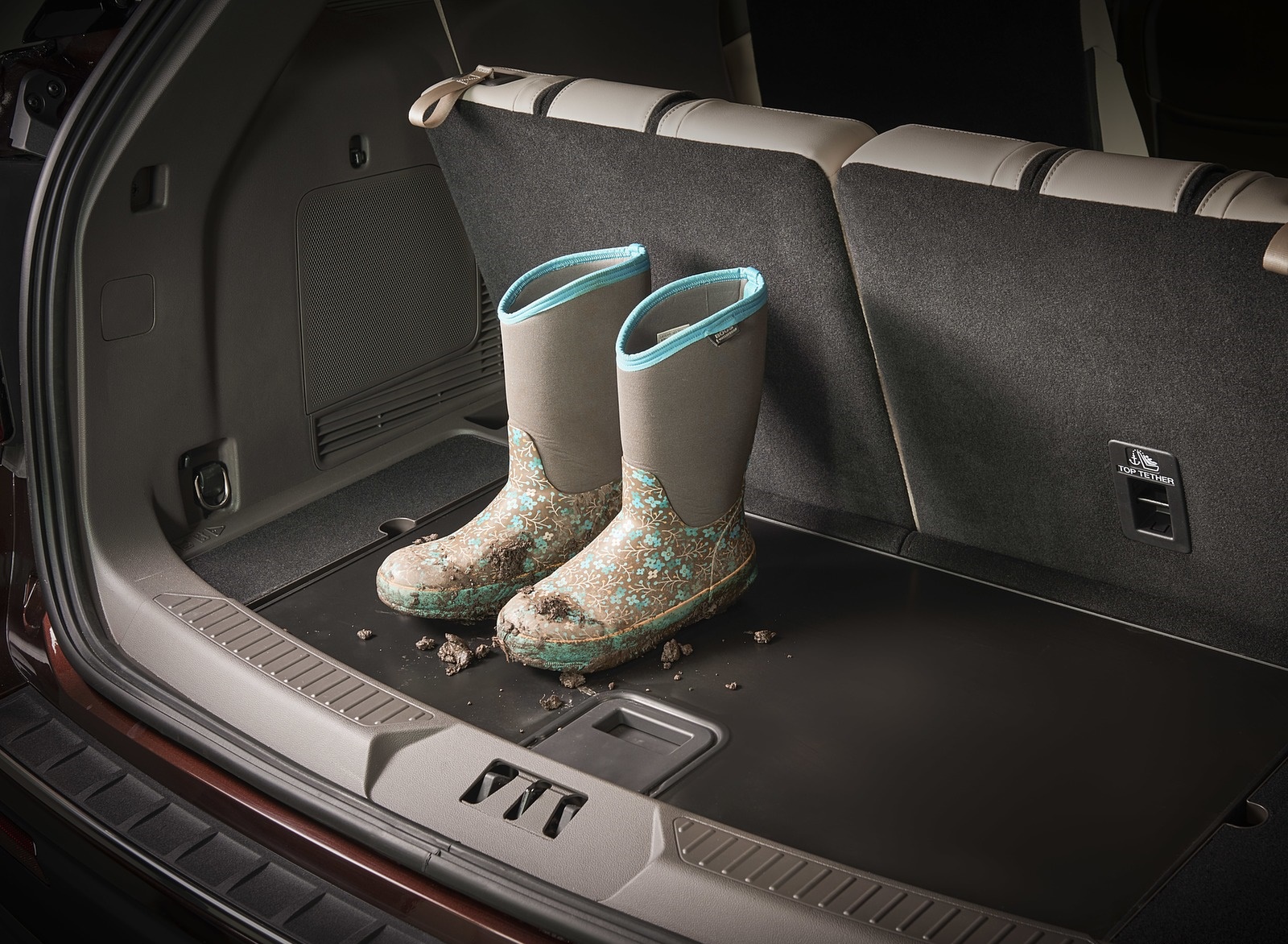 2020 Ford Explorer Trunk Wallpapers (14)