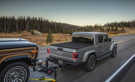 2020 Jeep Gladiator Overland Rear Three-Quarter Wallpapers 450x275 (89)