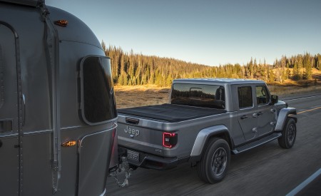 2020 Jeep Gladiator Overland Rear Three-Quarter Wallpapers 450x275 (90)