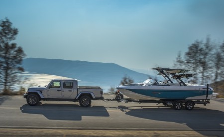 2020 Jeep Gladiator Overland Side Wallpapers 450x275 (106)
