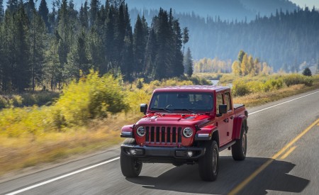 2020 Jeep Gladiator Rubicon Front Wallpapers 450x275 (8)