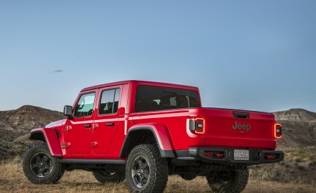 2020 Jeep Gladiator Rubicon Rear Three-Quarter Wallpapers 450x275 (59)
