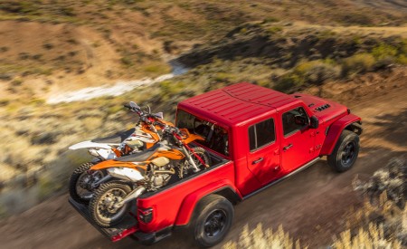 2020 Jeep Gladiator Rubicon Rear Three-Quarter Wallpapers 450x275 (41)