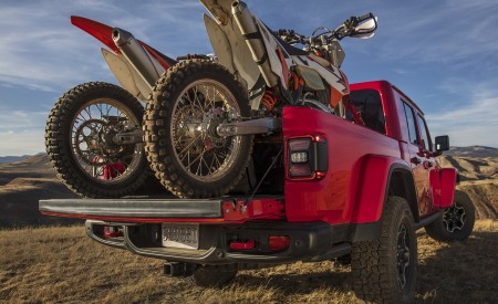 2020 Jeep Gladiator Rubicon Rear Wallpapers 450x275 (42)